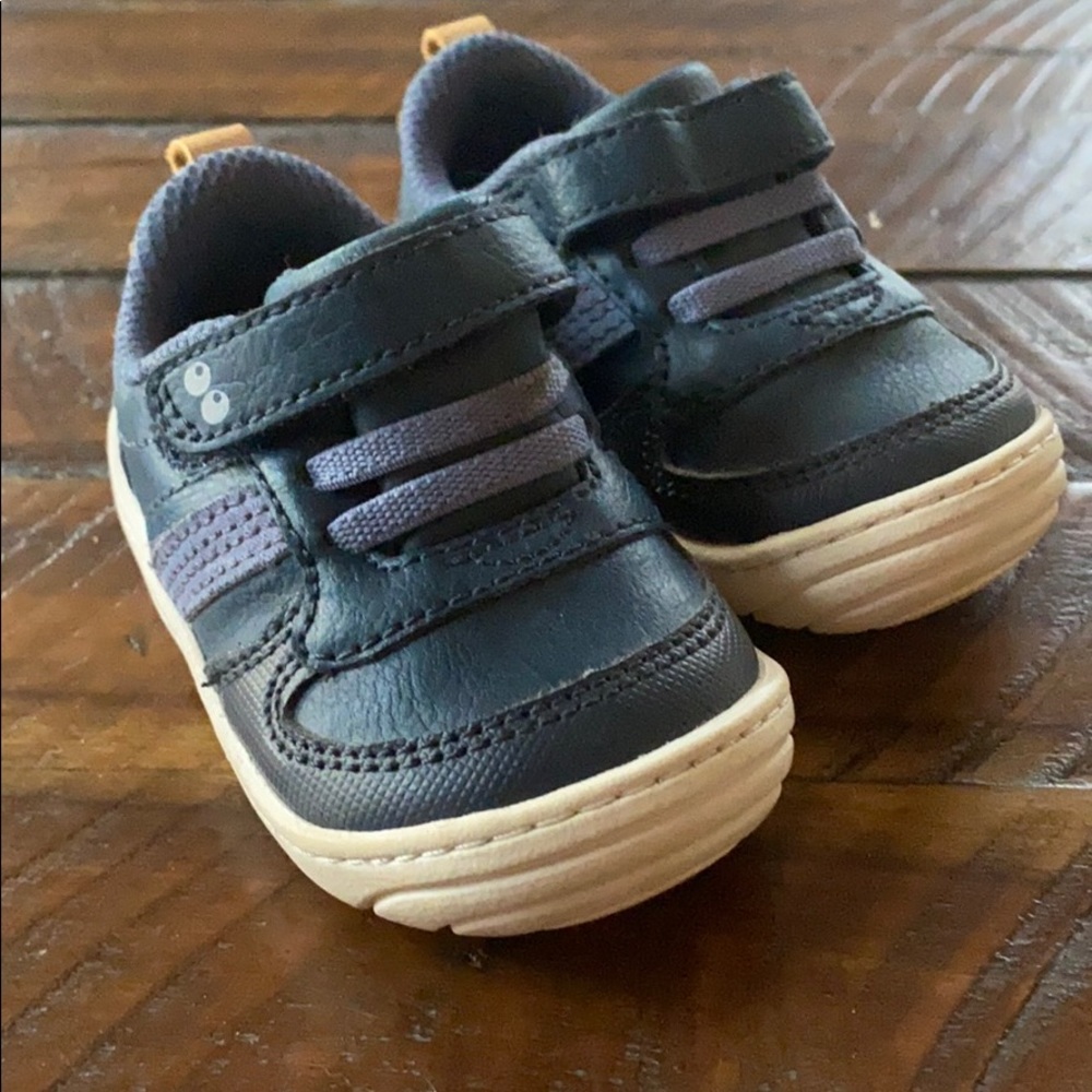 Infant sneakers